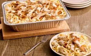 Olive Garden Menu with Prices & Calories 2026 145 Chicken Alfredo (Serves 4 – 6)